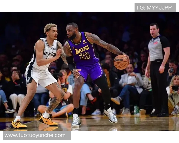 马刺与湖人今日比赛比分实时更新及精彩瞬间回顾 马刺与湖人今日比赛比分实时更新及精彩瞬间回顾